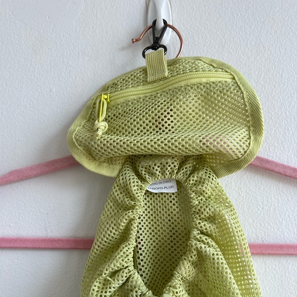 Mini Net Outdoor Backpack - Picture 2 of 3